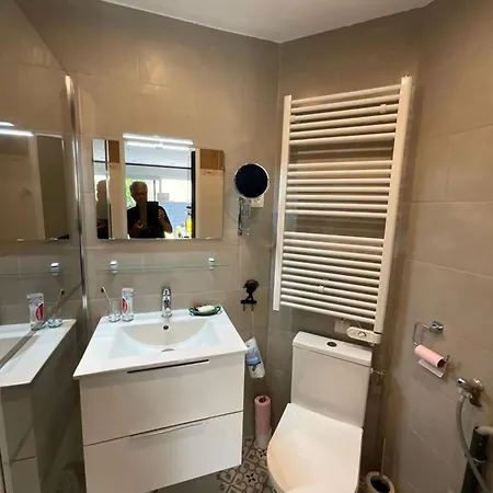 Maison Moderne Et Confortable - Proche De La *