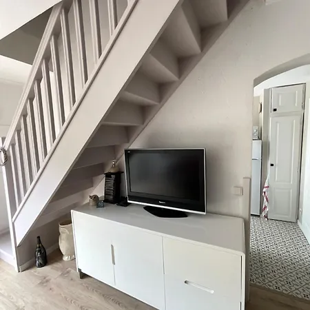 Maison Moderne Et Confortable - Proche De La